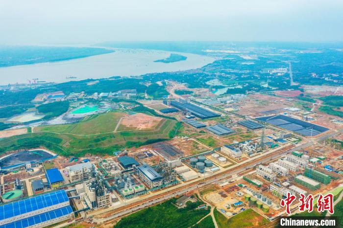 湖北宜都全面完成沿江化工企業“關改搬轉”